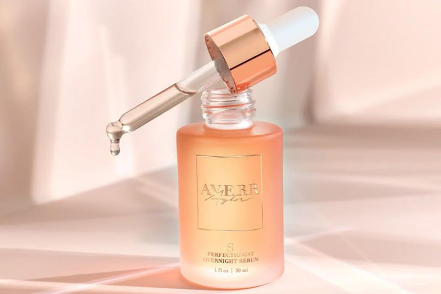 Velvique-hydrating-serum-with-hyaluronic-acid-and-vitamin-C-for-glowing-skin